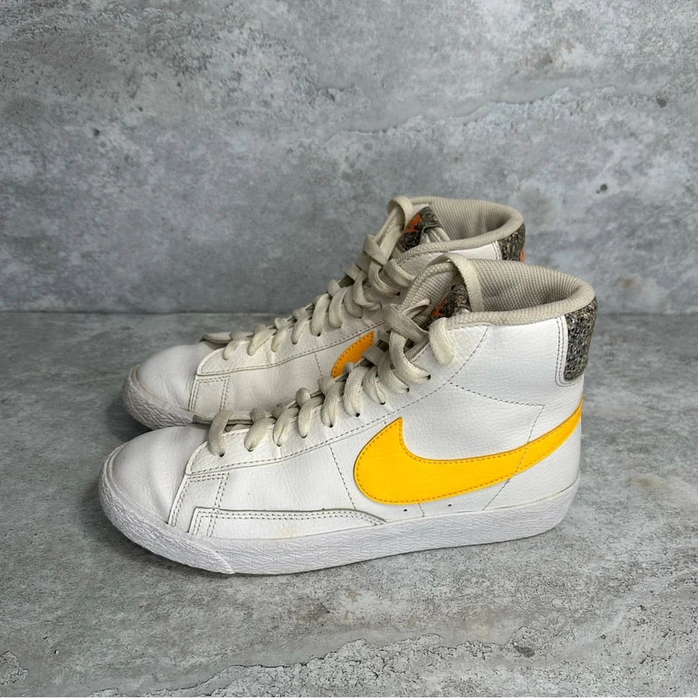 Nike Blazer Mid 77 White Orange Space GS Size 6Y‎ Trainers
